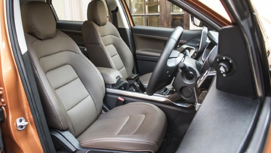 Интерьер Tata Harrier 2018 года  (фото 48 из 60)